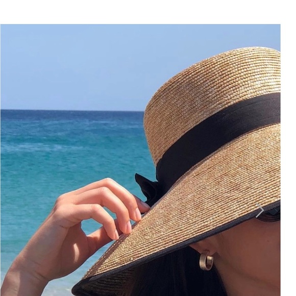 24k Gold Plated Textured Hoop Earrings - Picture 10 of 10